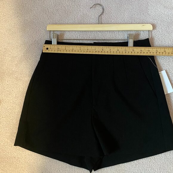 En Saison NEW Black Short SIZE M - Picture 4 of 9
